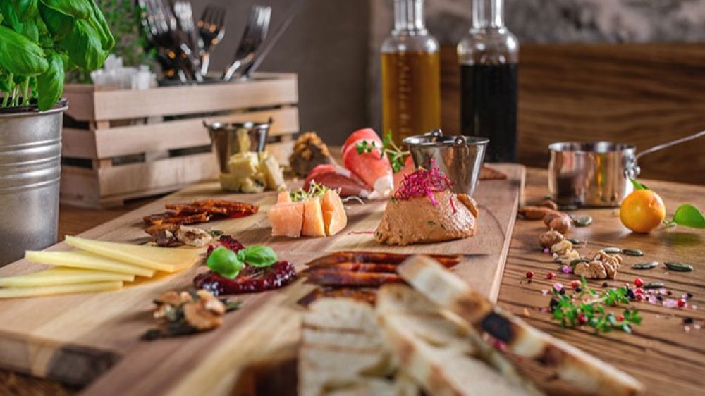 Dubrovnik and Lokrum island Food walking tour